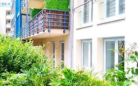 Sonnige Wohnung im Zentrum mit Terrasse u Tiefgarage - Netflix - Prime - Disney