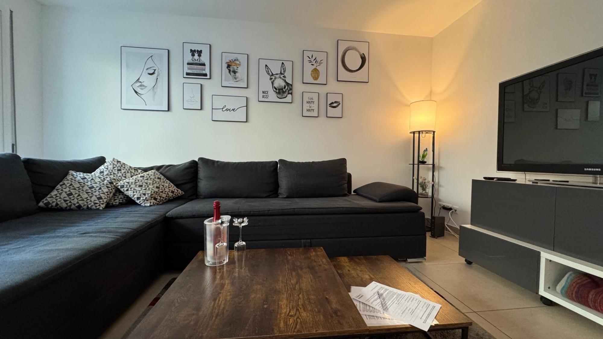 Sonnige Wohnung im Zentrum mit Terrasse u Tiefgarage - Netflix - Prime - Disney Leipzig Exterior foto